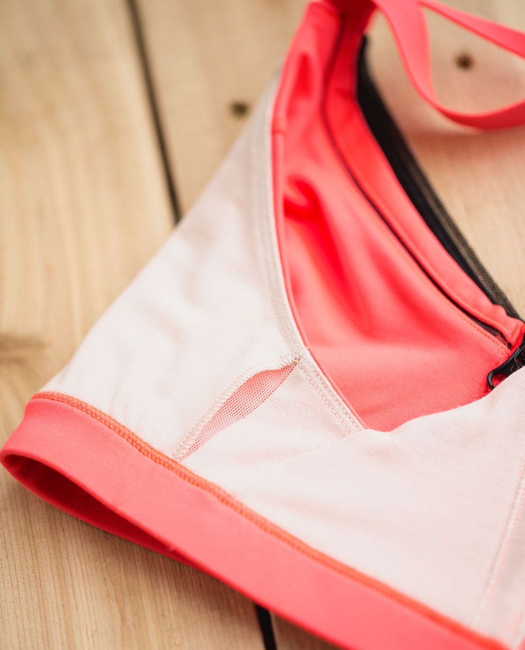 Lululemon Hot To Street Bra - Electric Coral