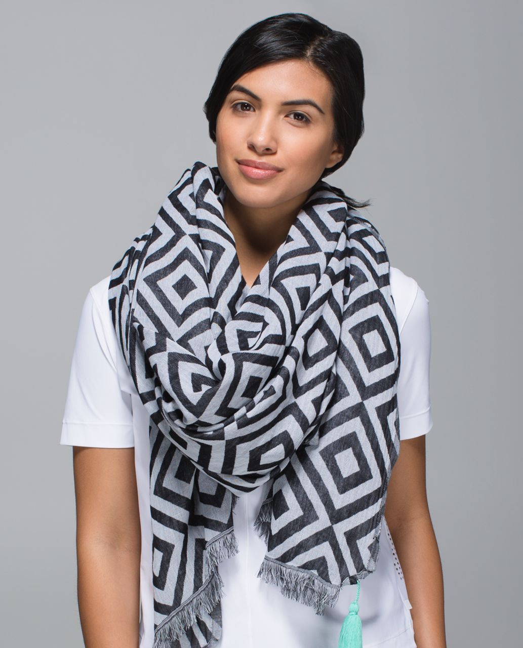 Lululemon Find Your Om Scarf - Black / Almost Blue / Menthol