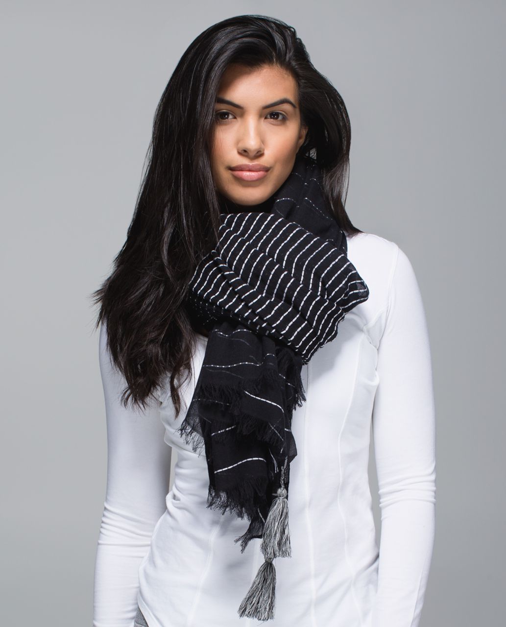 Lululemon Find Your Om Scarf - Black / White