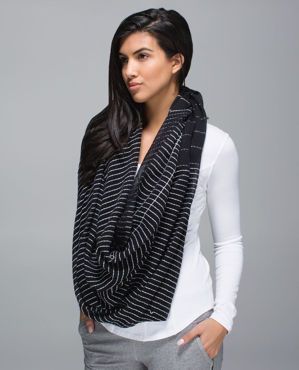 Lululemon Find Your Om Scarf - Black / White