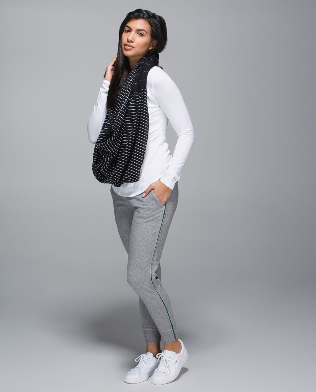 Lululemon Find Your Om Scarf - Black / White