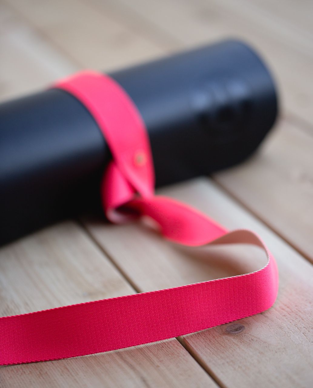 Lululemon Loop It Up Mat Strap - Butter Pink / Electric Coral