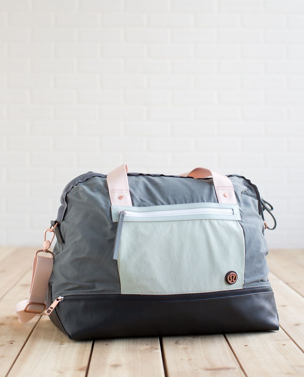 Lululemon Runaway Retreat Duffel - Slate / Deep Coal / Minty Grey