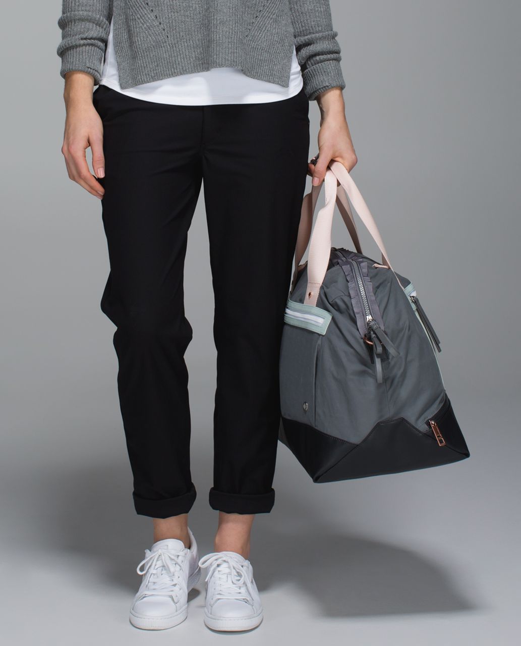 lululemon runaway retreat duffel