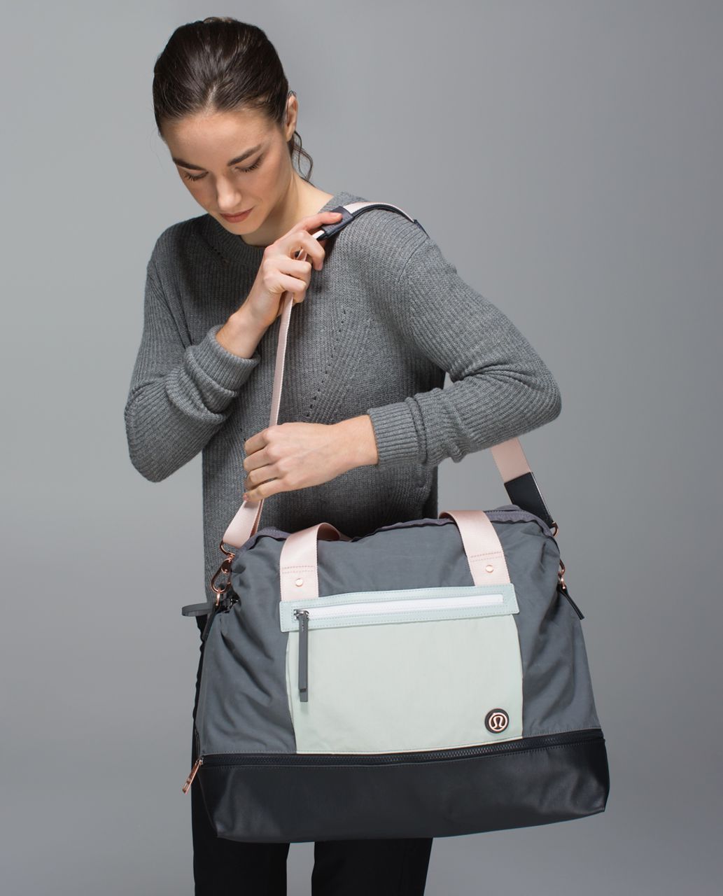 Lululemon Runaway Retreat Duffel - Slate / Deep Coal / Minty Grey