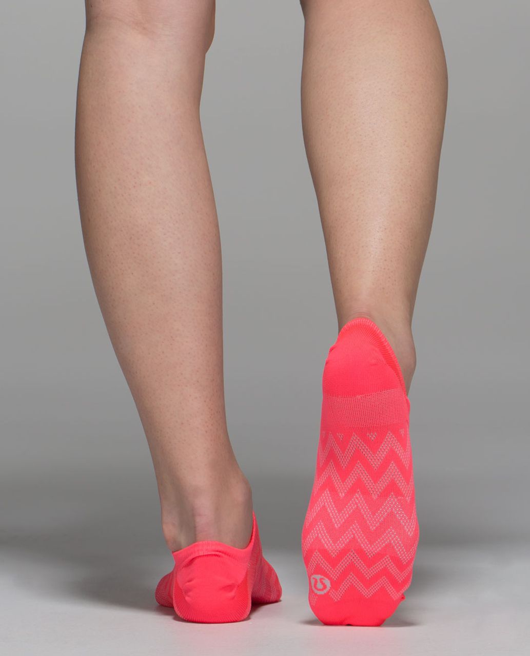 Lululemon Women's Run For Sun Sock - Chevron Mesh Electric Coral