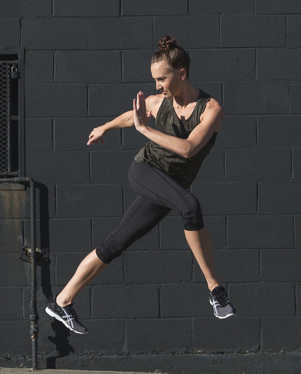 Lululemon Run For Days Crop - Black