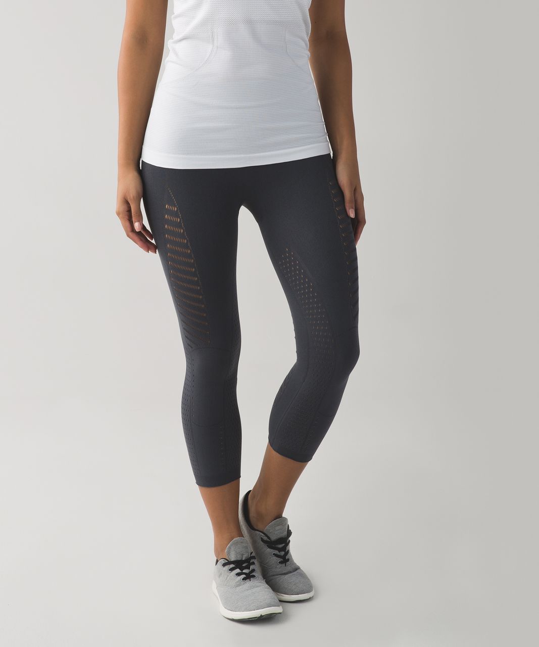 Lululemon Light Speed Crop - Coal