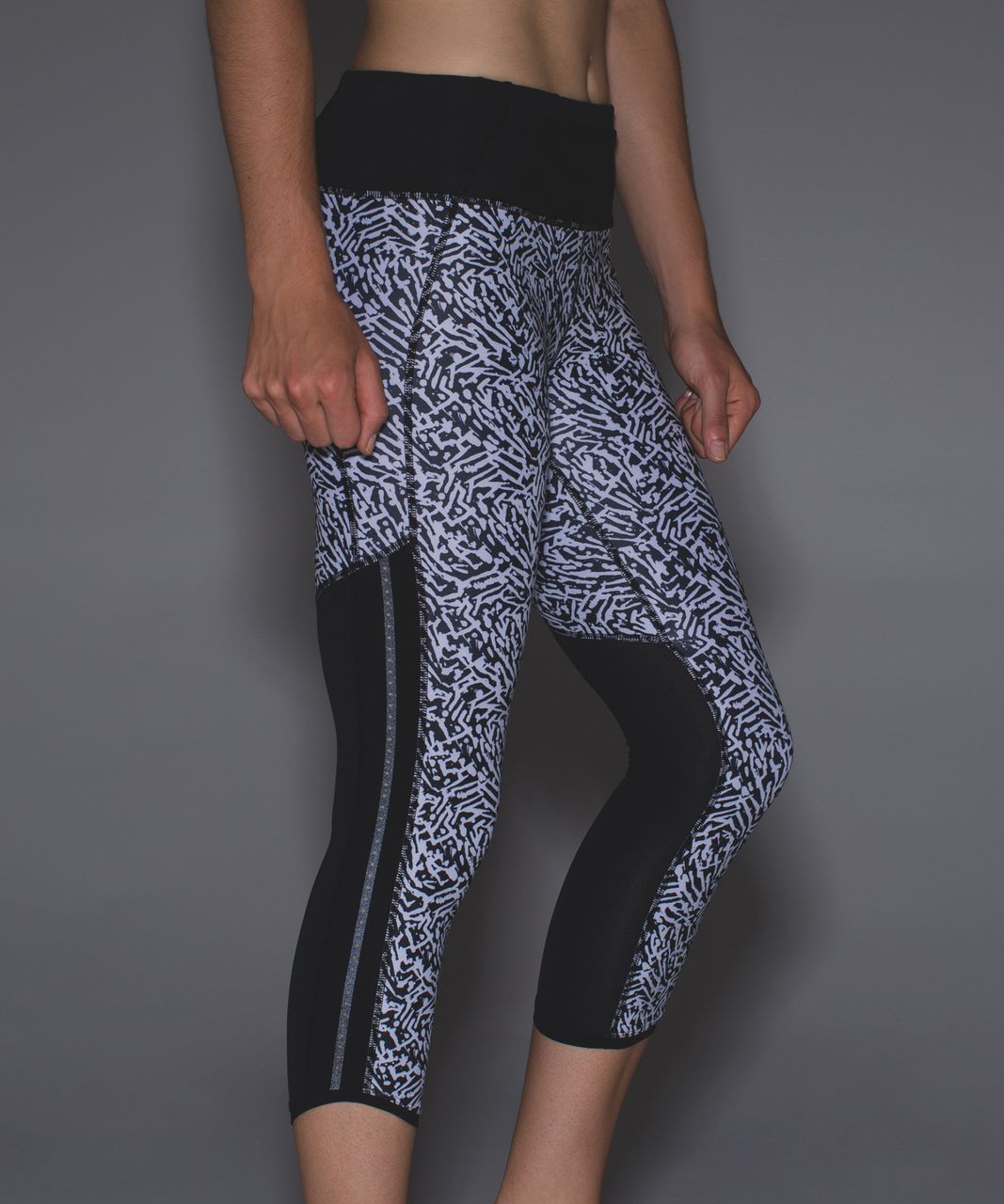 Lululemon Pace Pusher Crop - Mini Brushed Animal Black White / Black