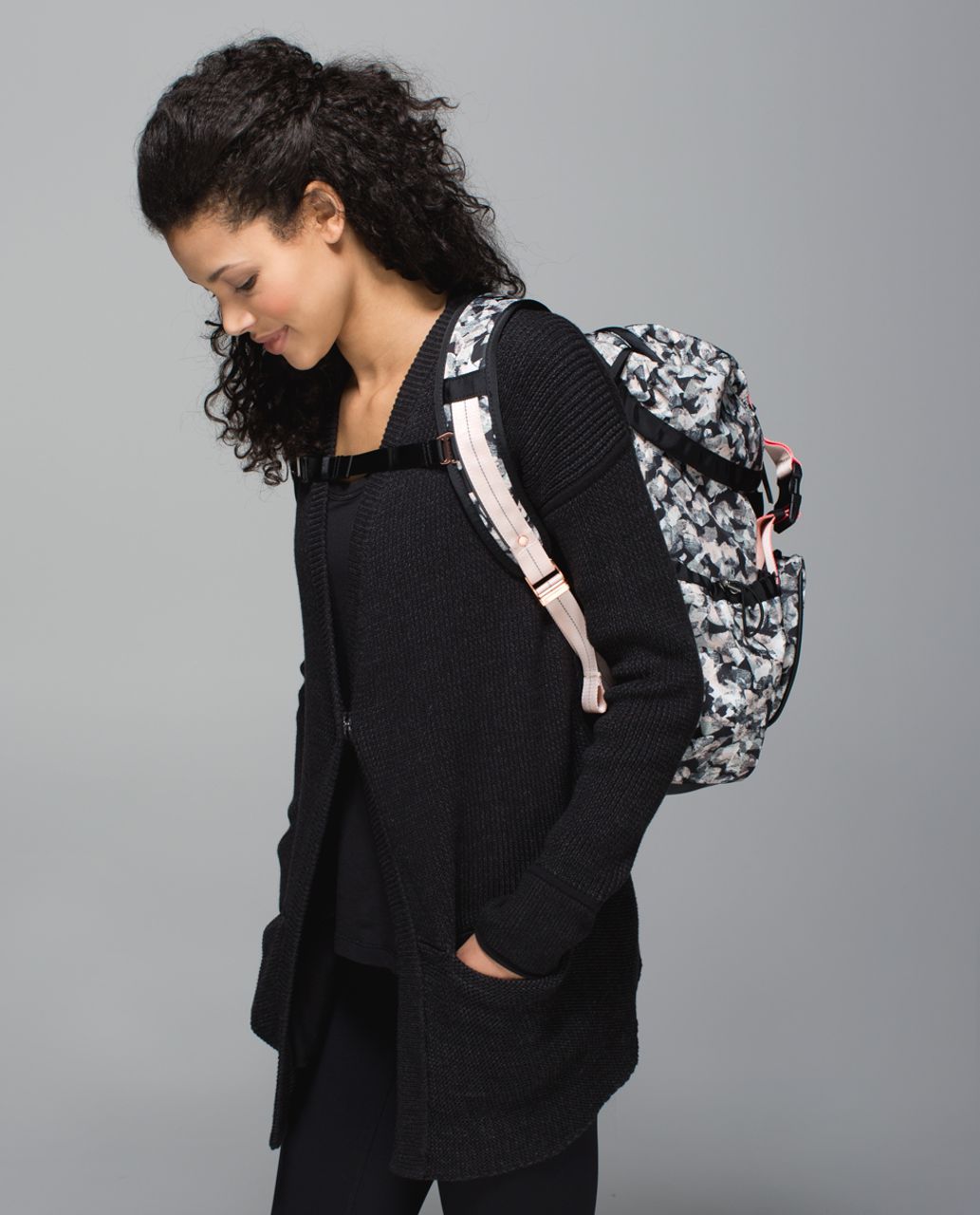 Lululemon Travelling Yogini Rucksack *Print - Mystic Jungle Butter Pink Black / Black