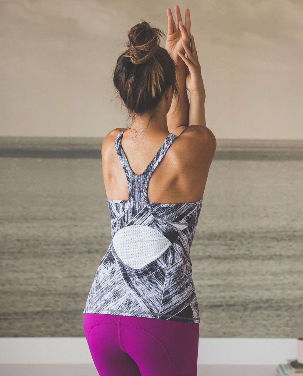 Lululemon Crossback Tank - Heat Wave White Black / White