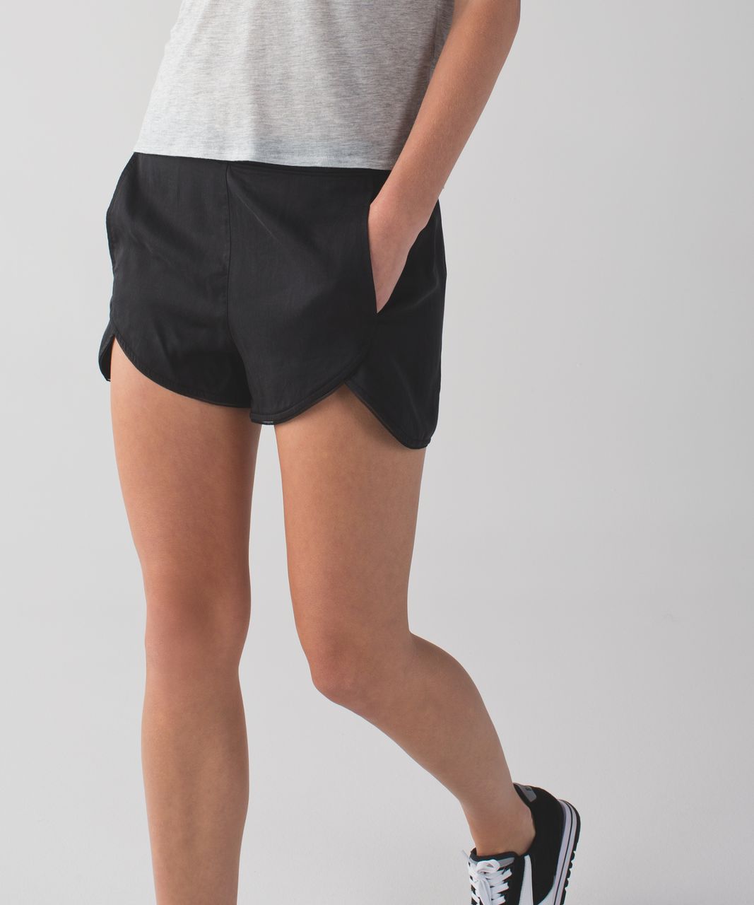 Lululemon Wake & Flow Short - Black