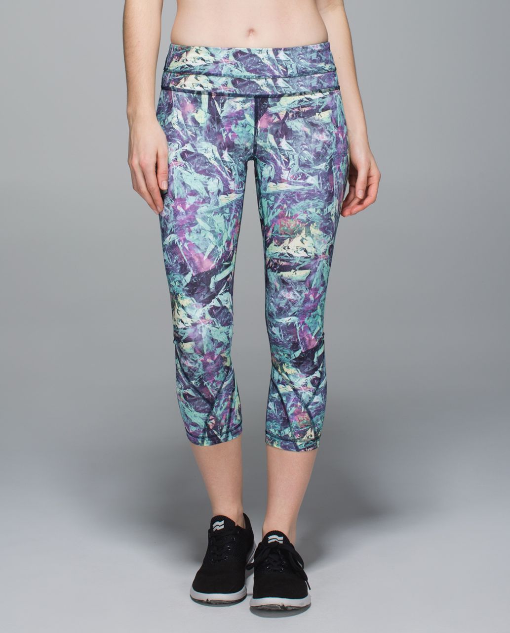 Lululemon Run Inspire Crop II *All Luxtreme 6 Heathered Deep Coal / Fa14  Quilt 31 / Deep Coal Leggings