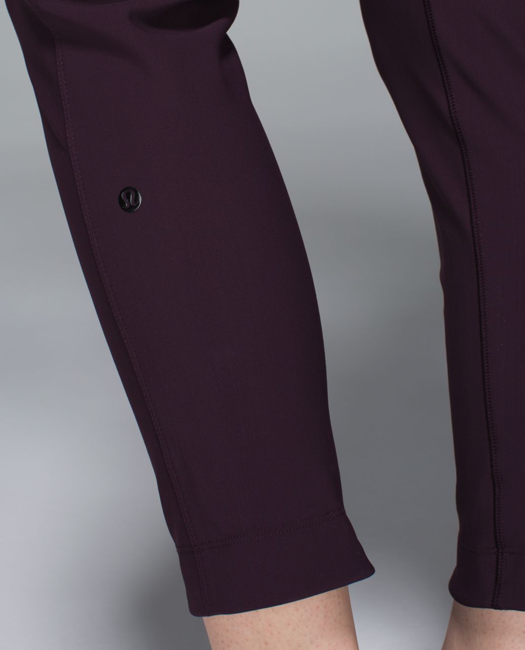 Lululemon Jet Crop *Slim Trouser - Black Cherry / Black