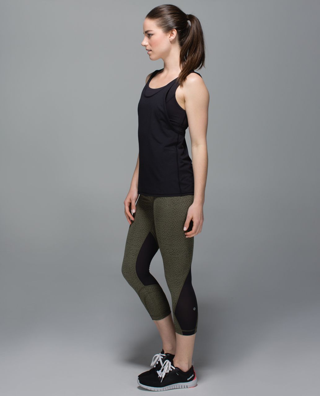 Lululemon Run Inspire Crop II Size 6 Chevron Shuffle Fatigue Green