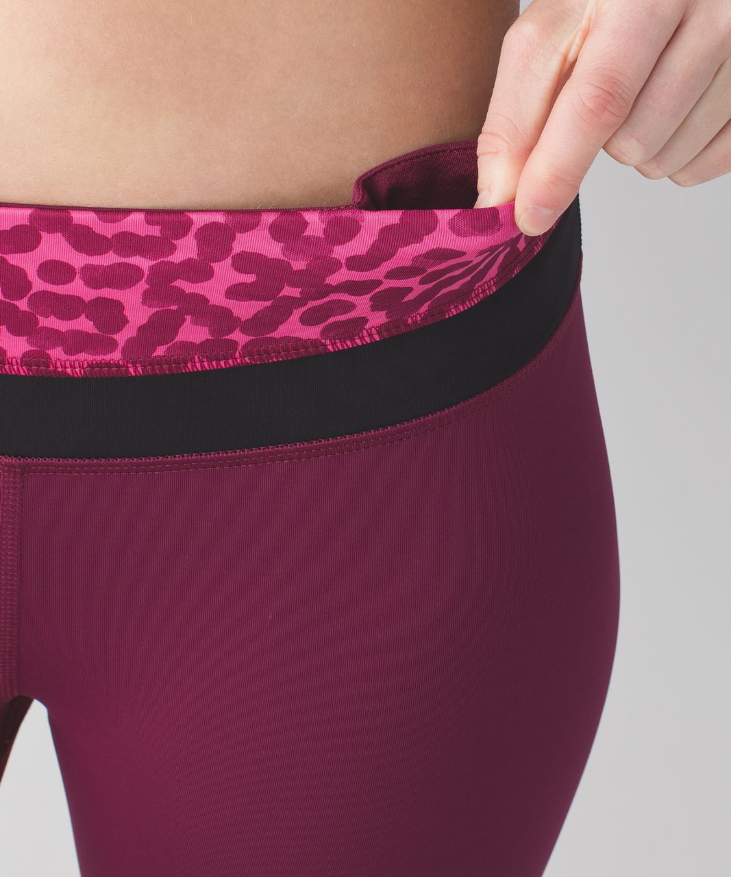 Lululemon Run:  Inspire Crop II (Mesh) - Dashing Purple / Ace Spot Jewelled Magenta Dashing Purple