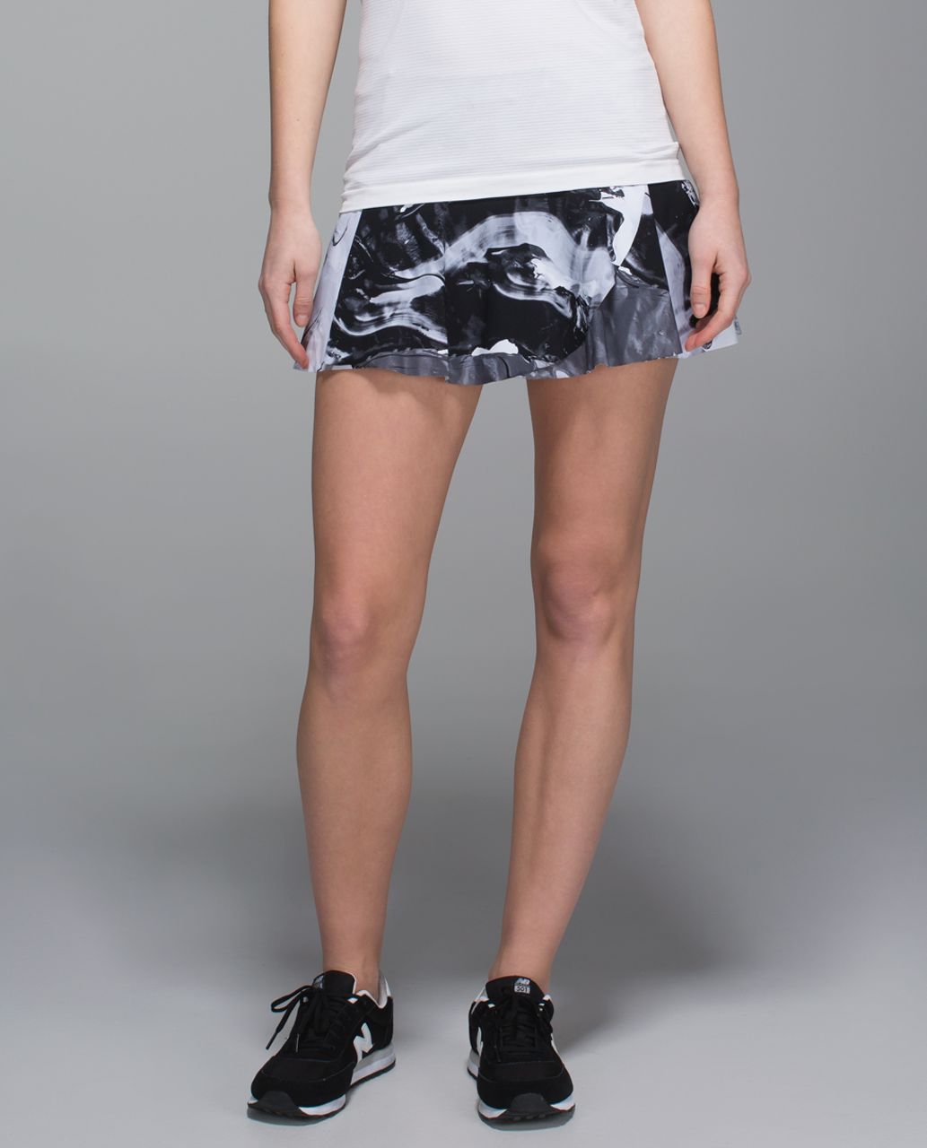 Lululemon Hit Your Stride Skirt - Biggie Pigment Wave White Black