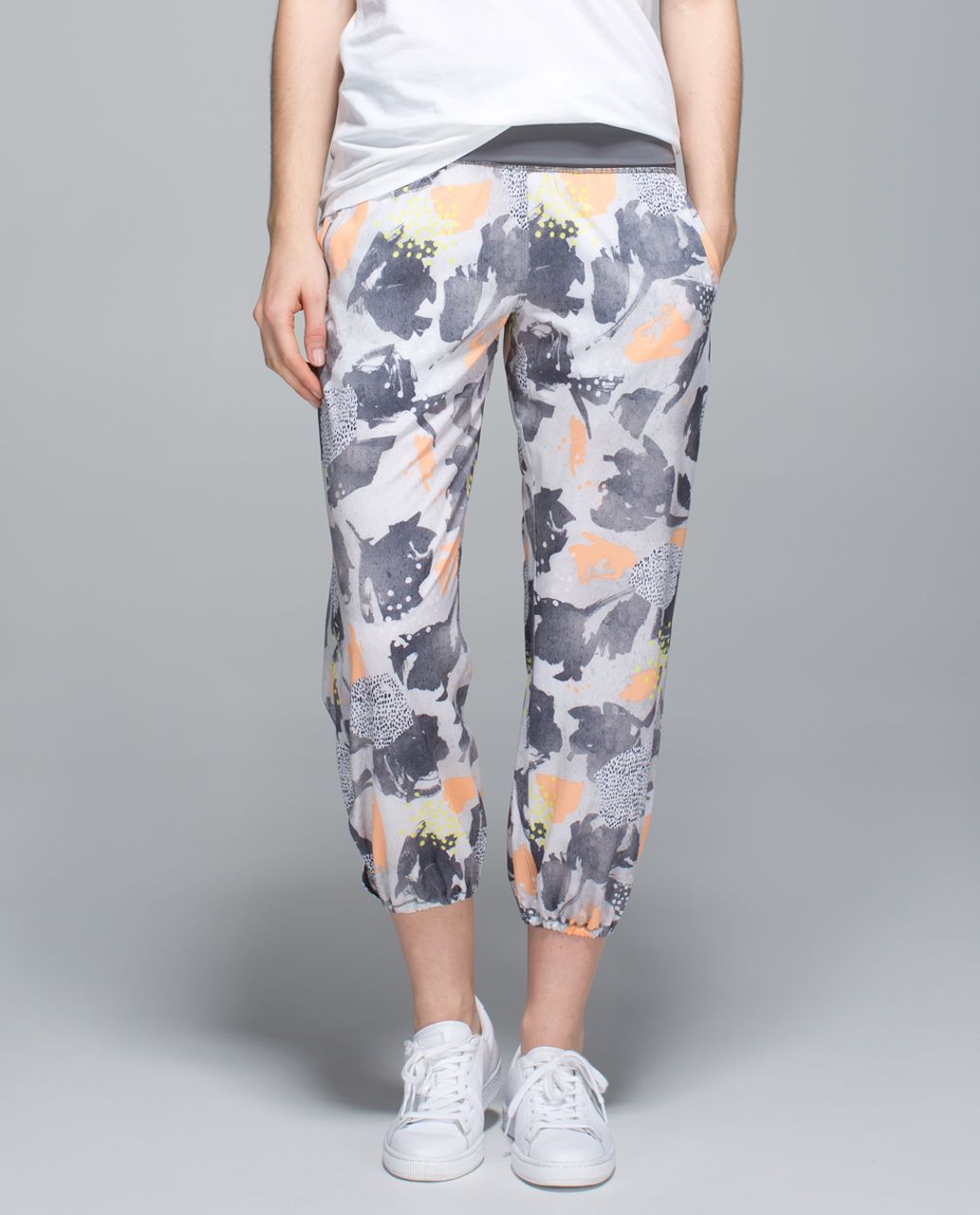 Download Lululemon Om Pant - Mini Art Pop White Multi / Slate ...