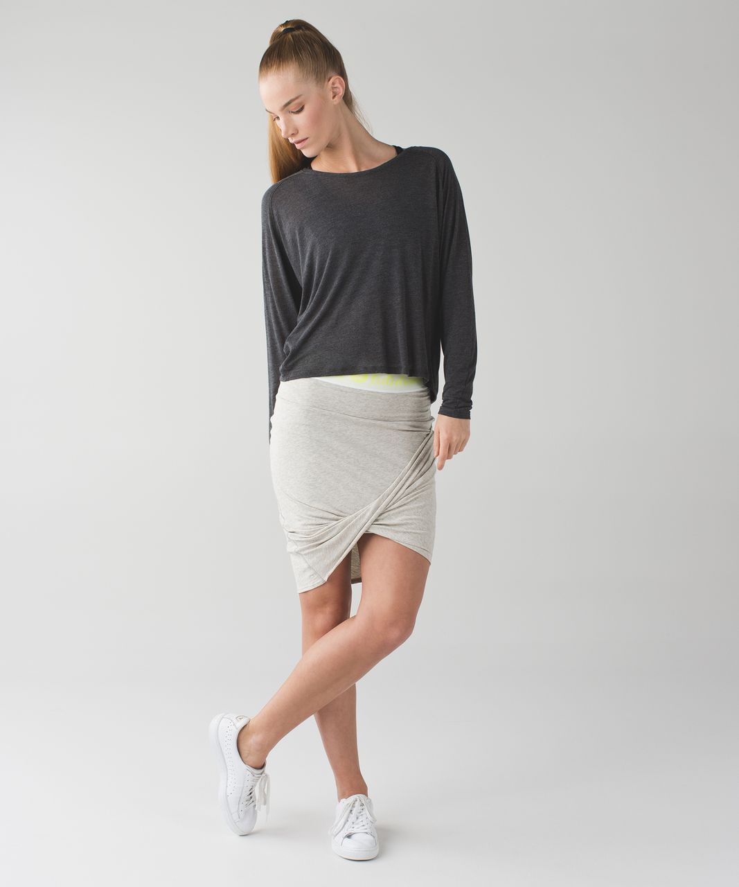 Lululemon Inner Essence Skirt - Heathered Light Grey / White / Clarity Yellow