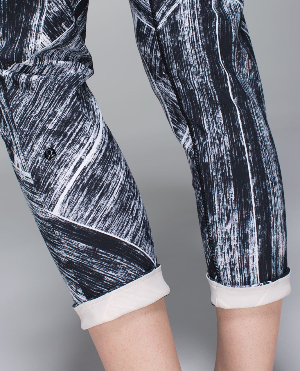 Lululemon Jet Crop (Slim Trouser) - Heat Wave White Black / Butter Pink