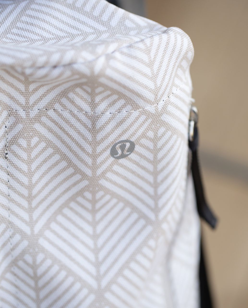 Lululemon Drishti Yoga Tote *Cotton - Diamond Palm White Dune / White