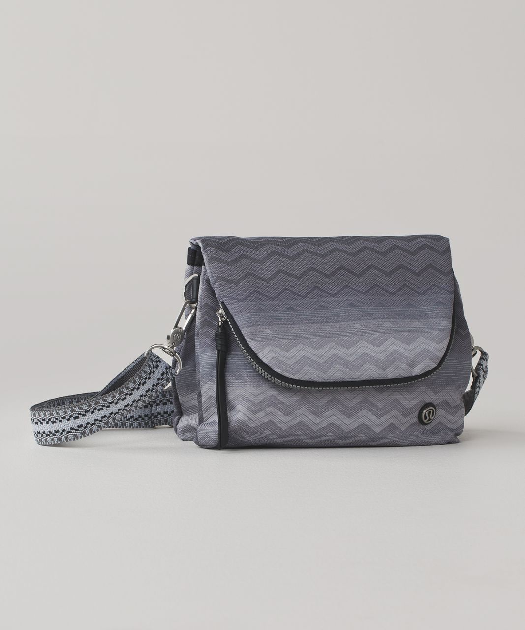 Lululemon Party Om Bag - Gradient Zig Zag Neutral Multi / Deep Coal