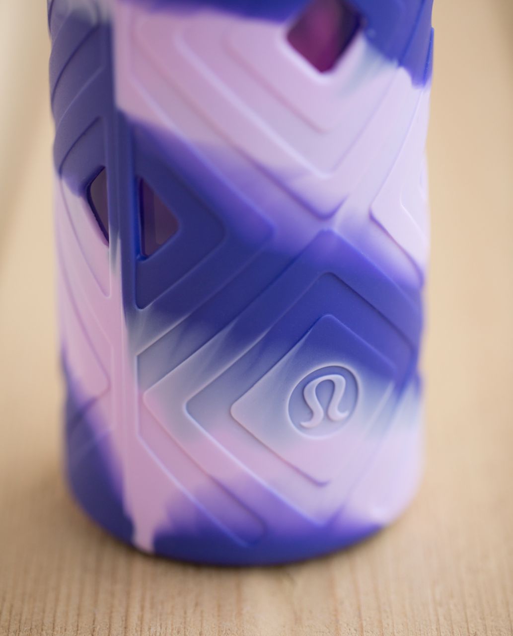 Lululemon Pure Focus Glass Water Bottle - Iris Flower / Pretty Purple / Iris Flower