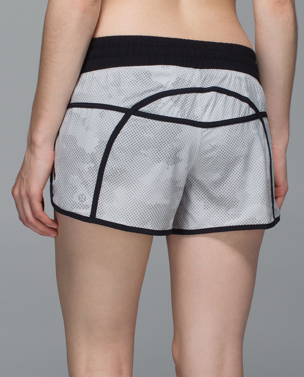 Lululemon Tracker Short III *4-way Stretch - Diamond Camo Silver Spoon Greyt