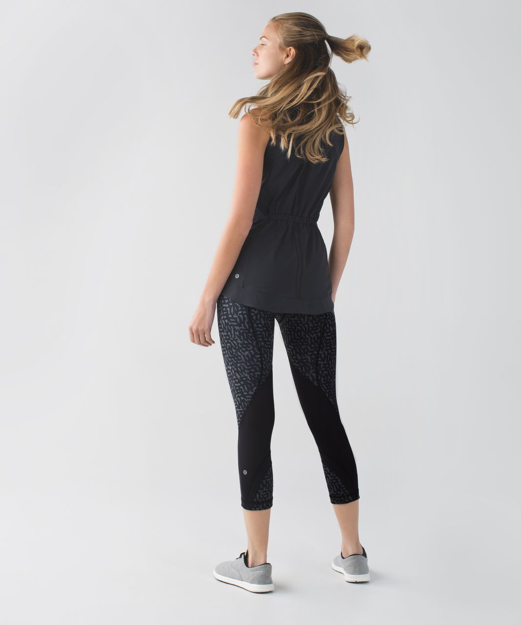 Lululemon Solid Black Luxtreme Mesh Crop Pocket Leggings