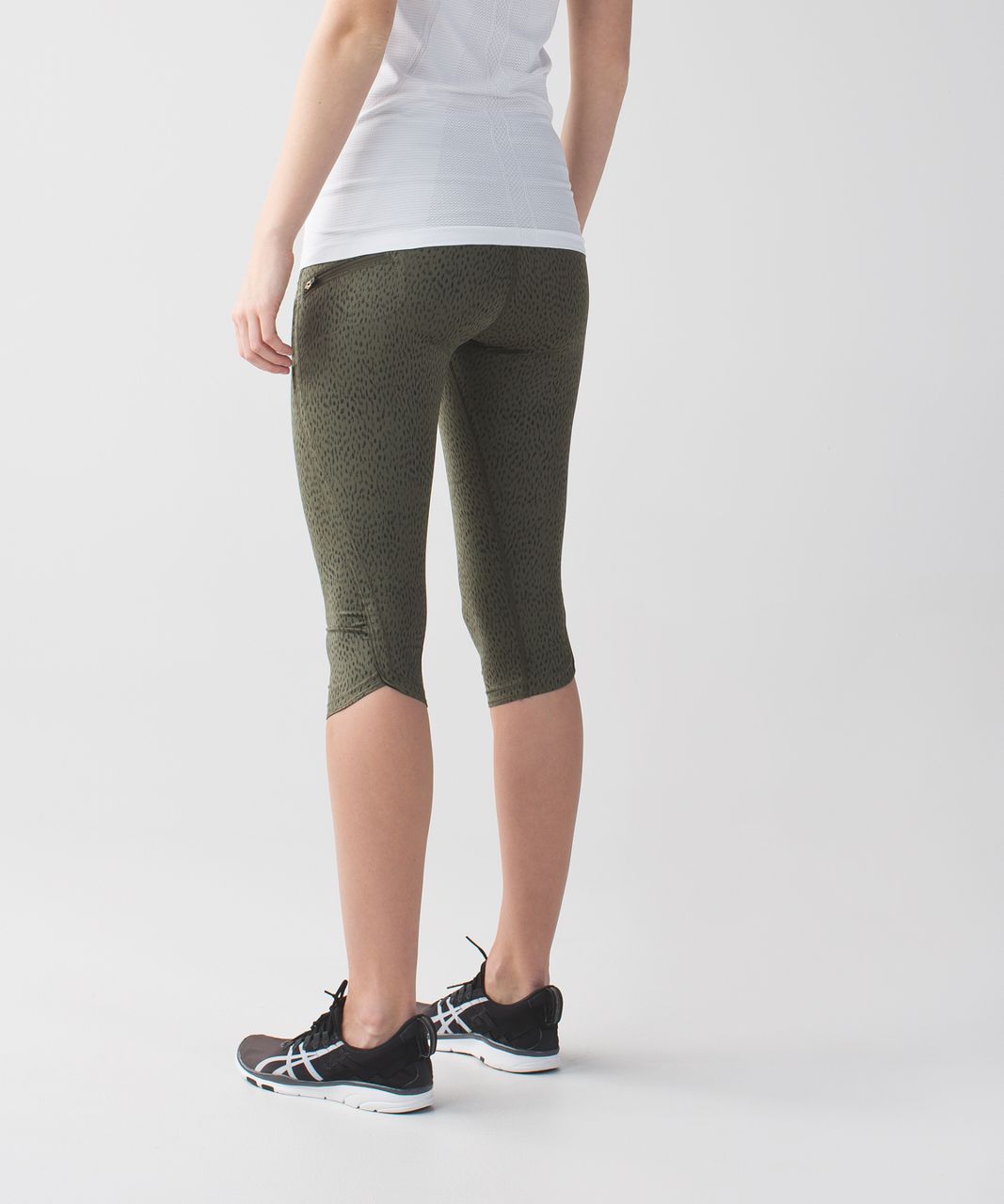 Lululemon Run:  Top Speed Crop *Full-On Luxtreme - Dottie Dash Fatigue Green Black / Black