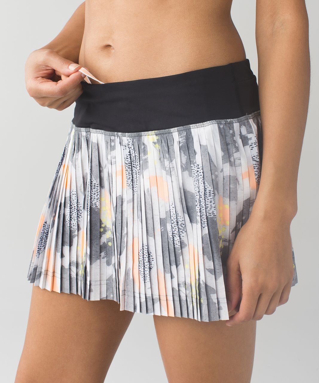 Lululemon Pleat To Street Skirt II - Mini Art Pop White Multi / Black