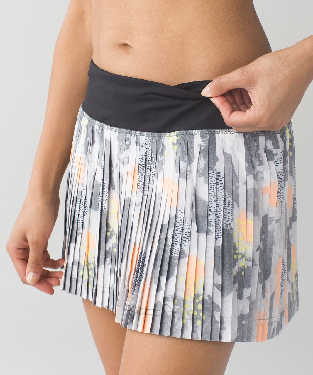 Lululemon Pleat To Street Skirt II - Mini Art Pop White Multi / Black