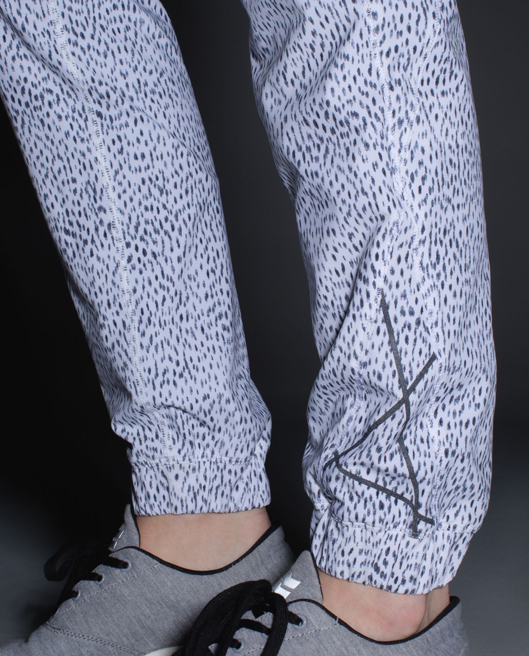 Lululemon Trainer Track Pant - Dottie Dash White Black / Black