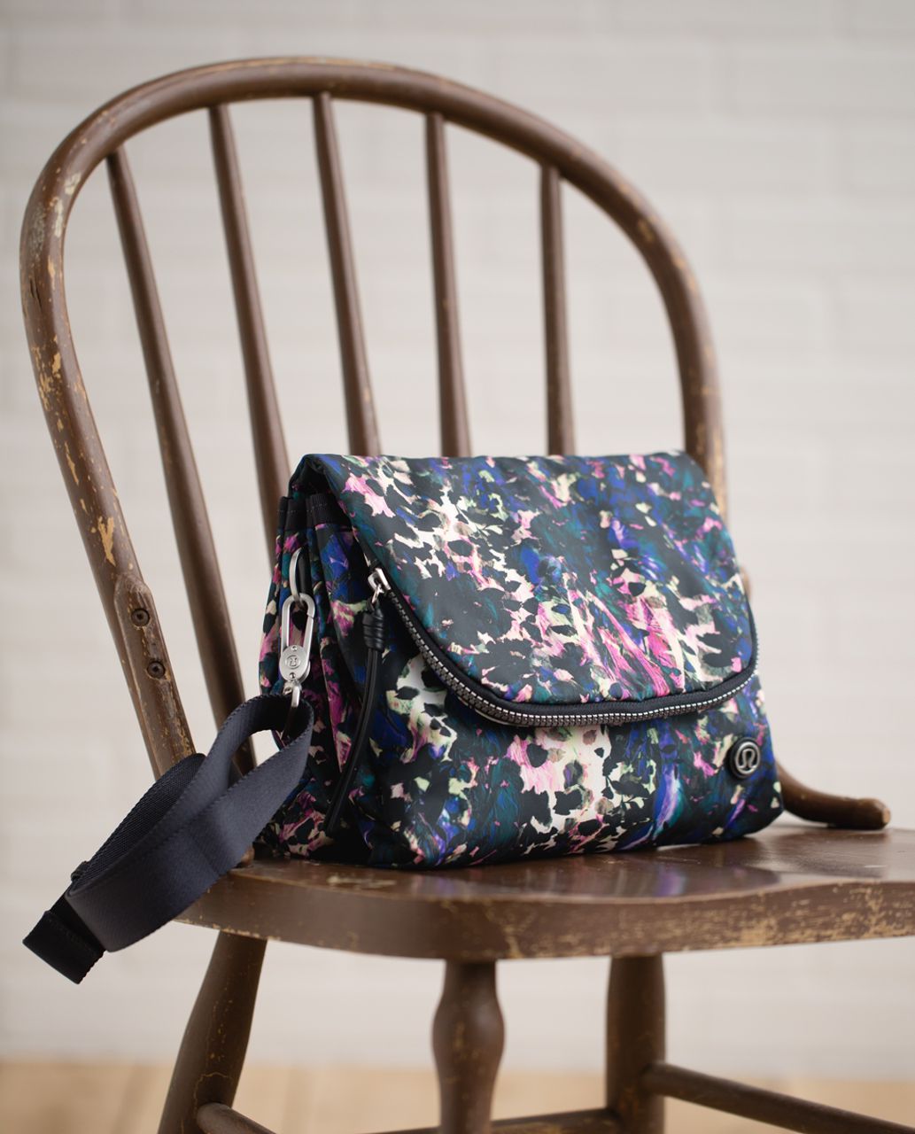 Lululemon Party Om Bag - Floral Backdrop Black Multi / Deep Coal