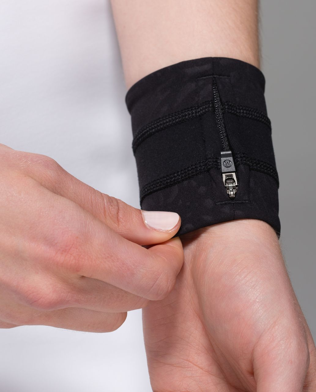 Lululemon Sweat Cuffs - Watermark Embossed Black