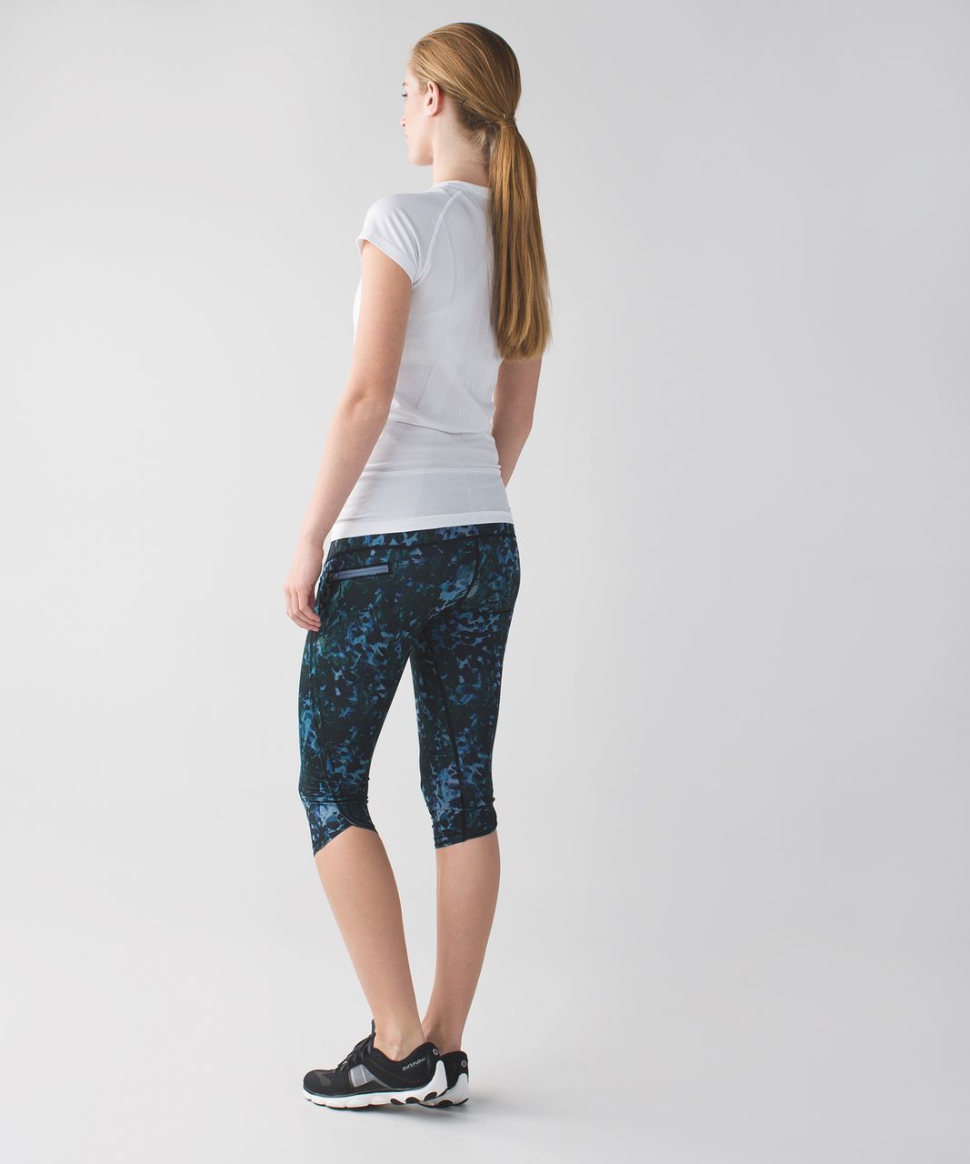 Lululemon Run:  Top Speed Crop *Full-On Luxtreme - Floral Backdrop Blue Denim Multi