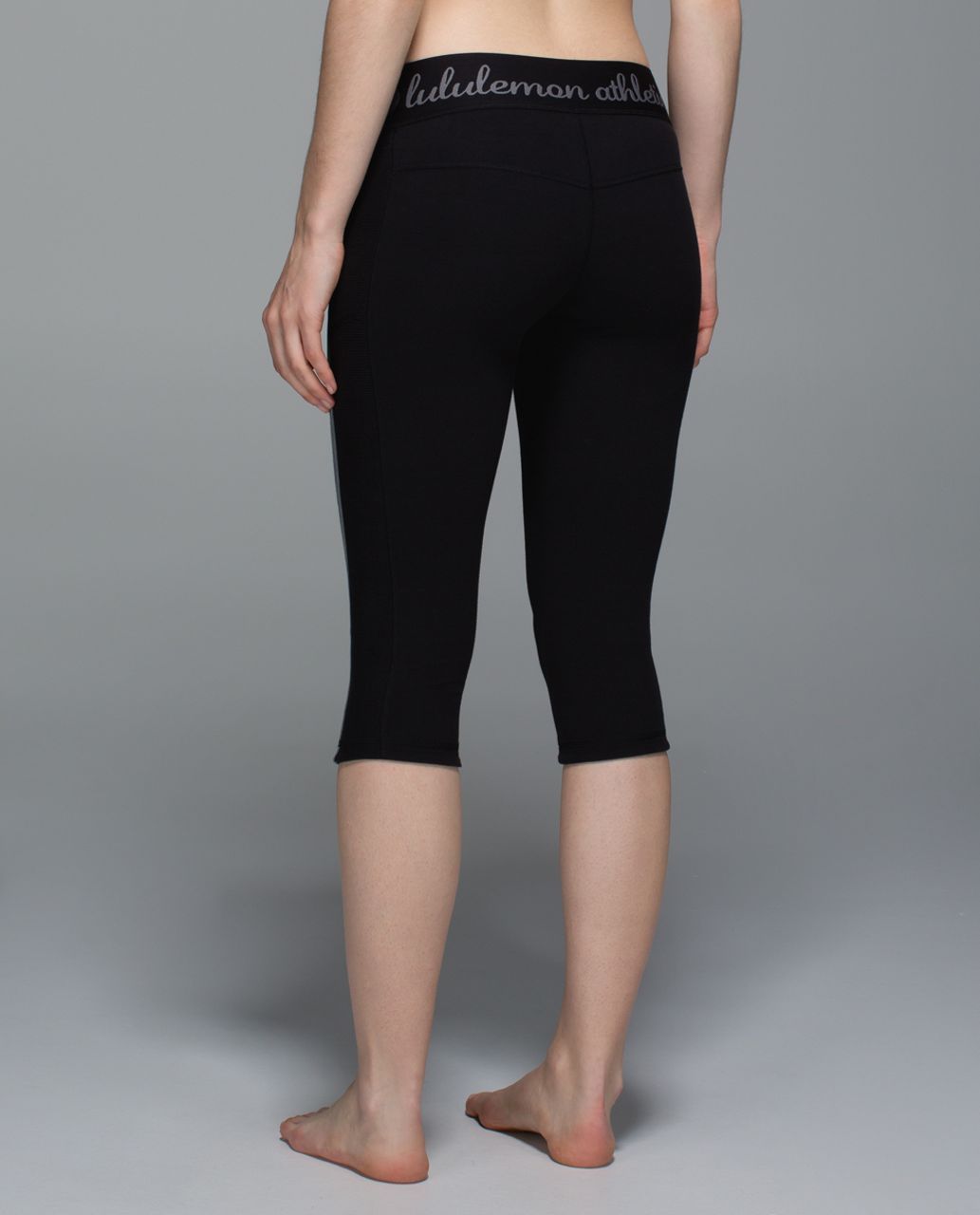 Lululemon Inner Essence Crop - Black /  Slate