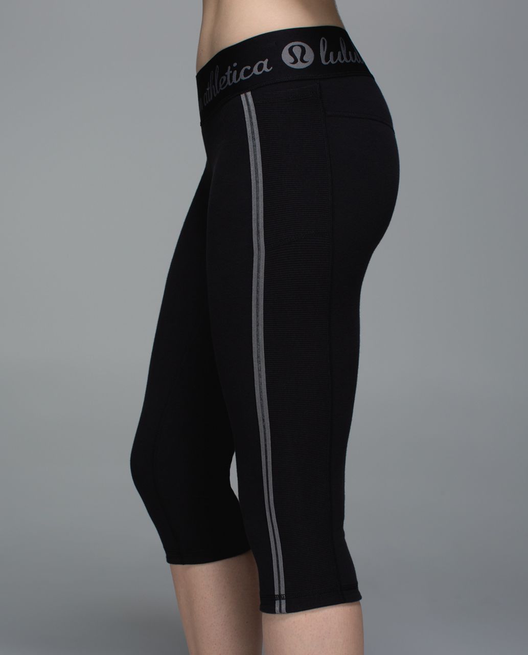 Lululemon Inner Essence Crop - Black /  Slate