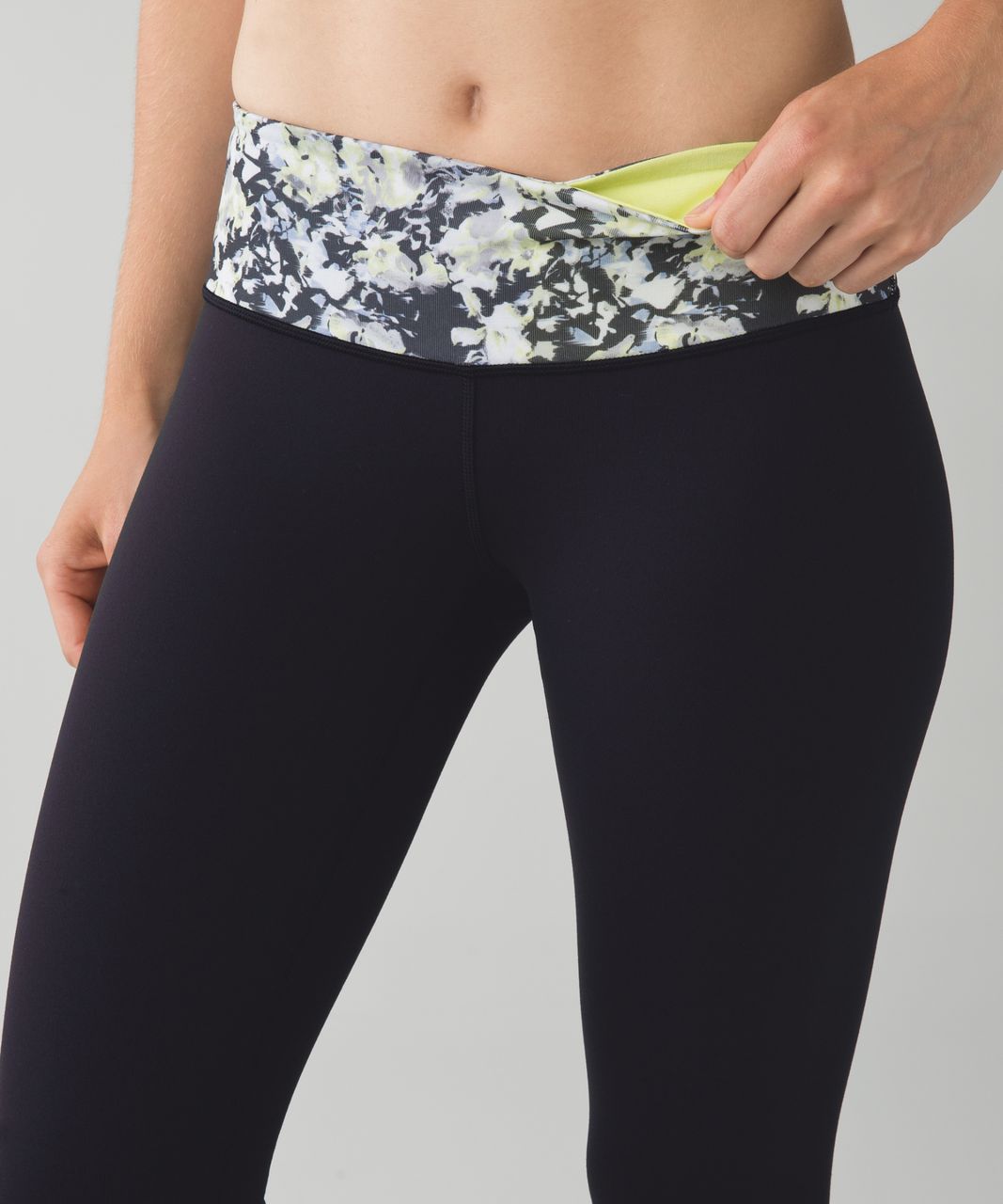 Lululemon Wunder Under Pant *Full-On Luon - Black / Crosscourt Petal Black Clarity Yellow