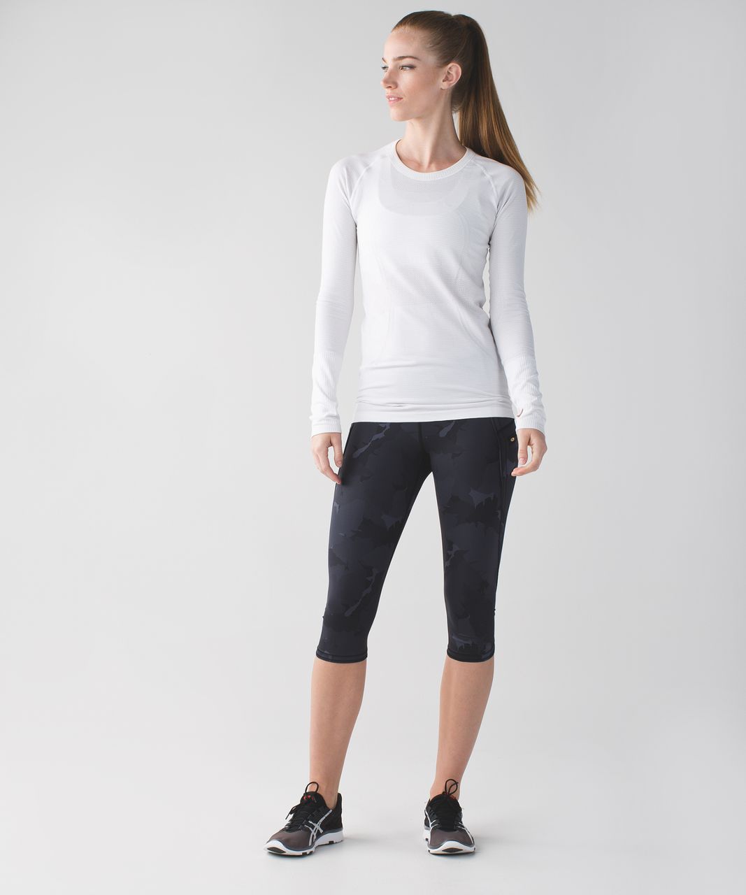 Lululemon Run:  Top Speed Crop *Full-On Luxtreme - Palm Party Naval Blue Black / Black