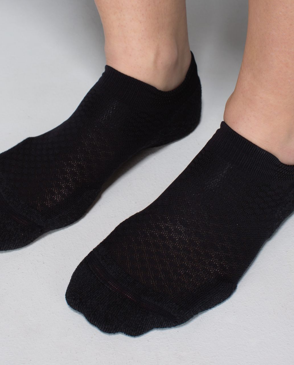 Lululemon Women's Ultimate Padded Run Sock - Checker Black