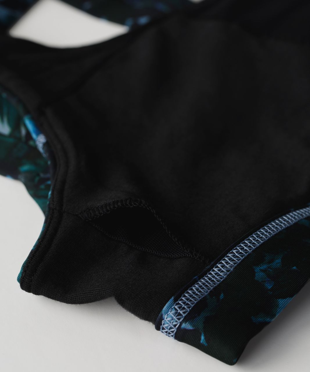 Lululemon Run:  Stuff Your Bra II - Floral Backdrop Blue Denim Multi / Black