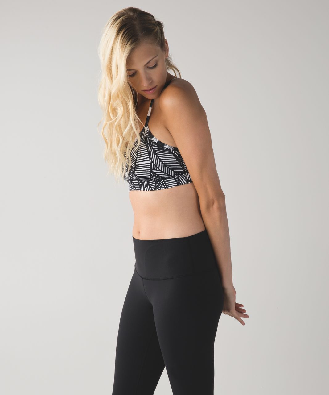 Lululemon Flow Y Bra IV - Banana Leaf White Black / Shady Palms Black White