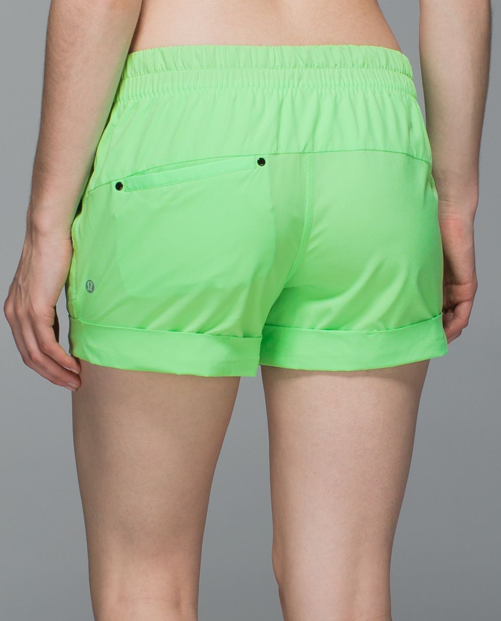 Lululemon Spring Break Away Short - Pistachio