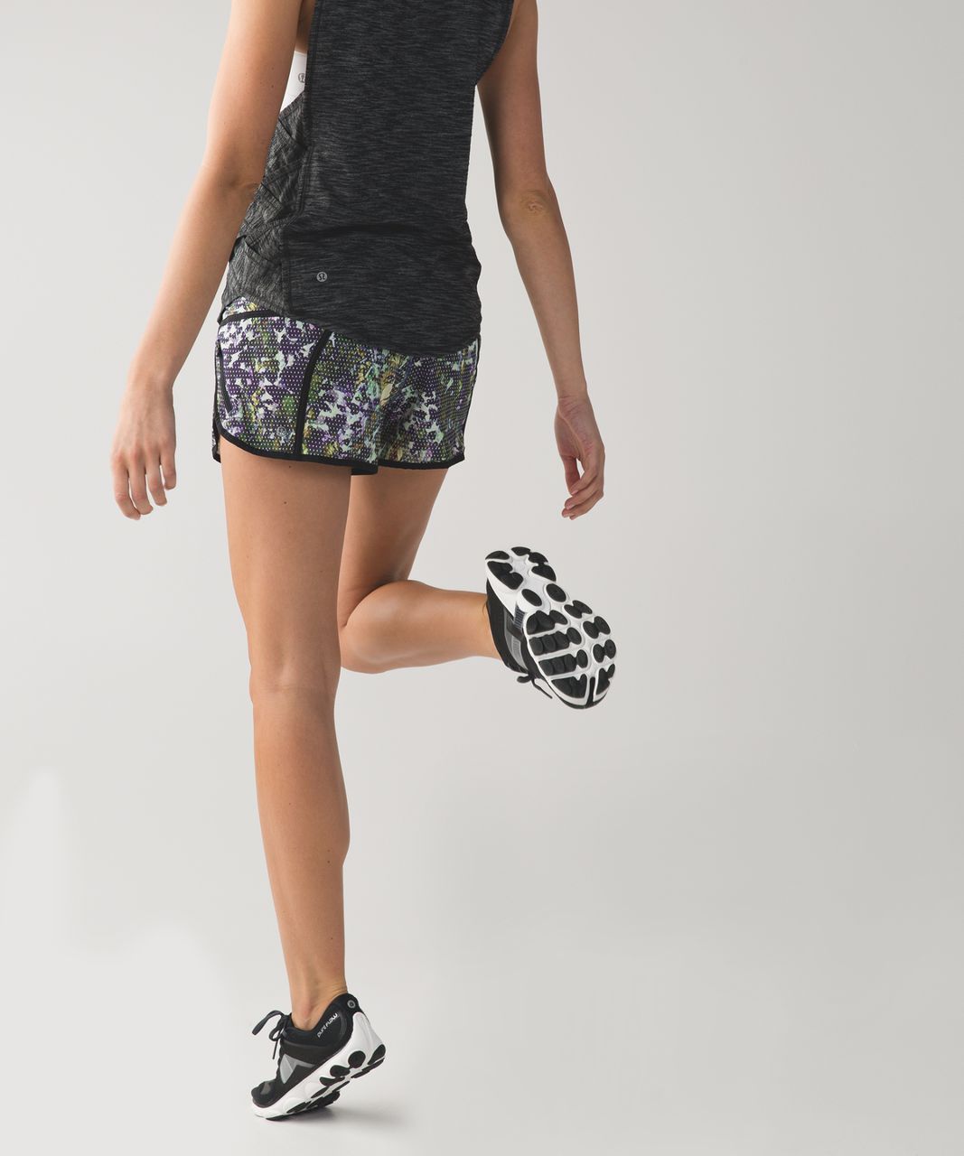 Lululemon Tracker Short III *4-way Stretch - Floral Sport White Multi / Black