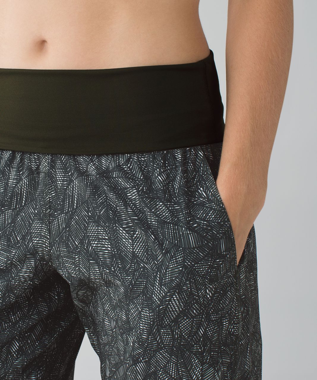 Lululemon Om Pant - Jazzy White Gator Green / Gator Green