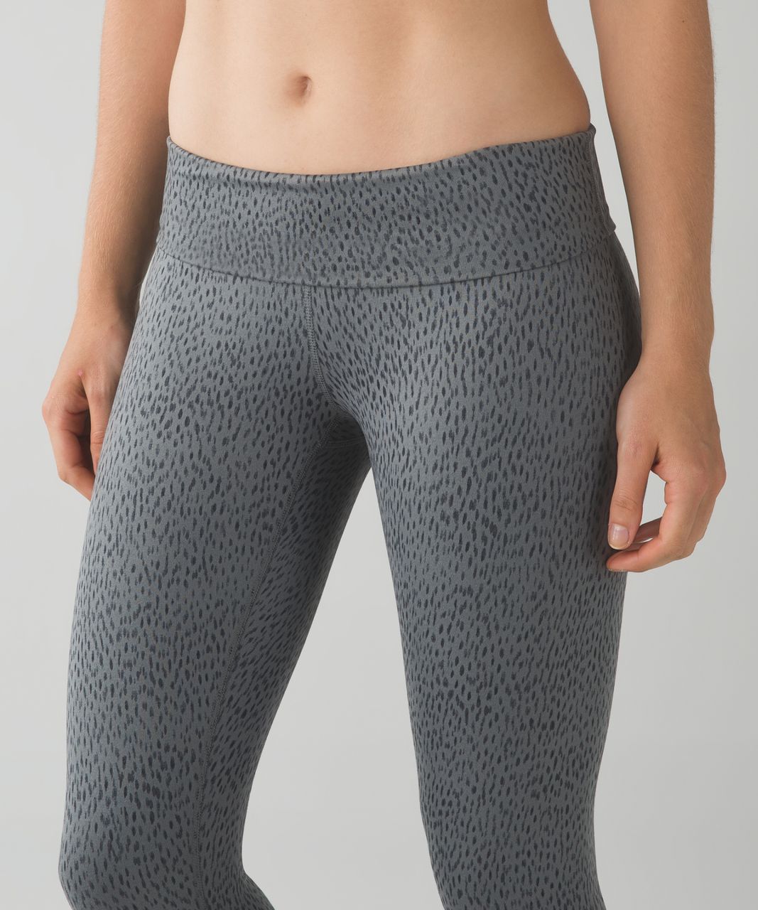 Lululemon Wunder Under Crop lll Full-On Luon Dottie Eyelet Black White Size  4 XS