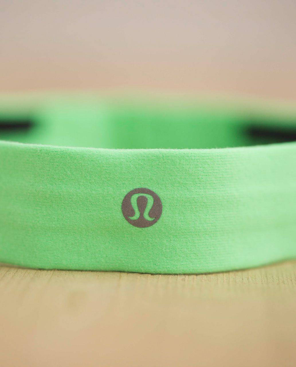 Lululemon Skinny Fly Away Tamer Headband - Pistachio