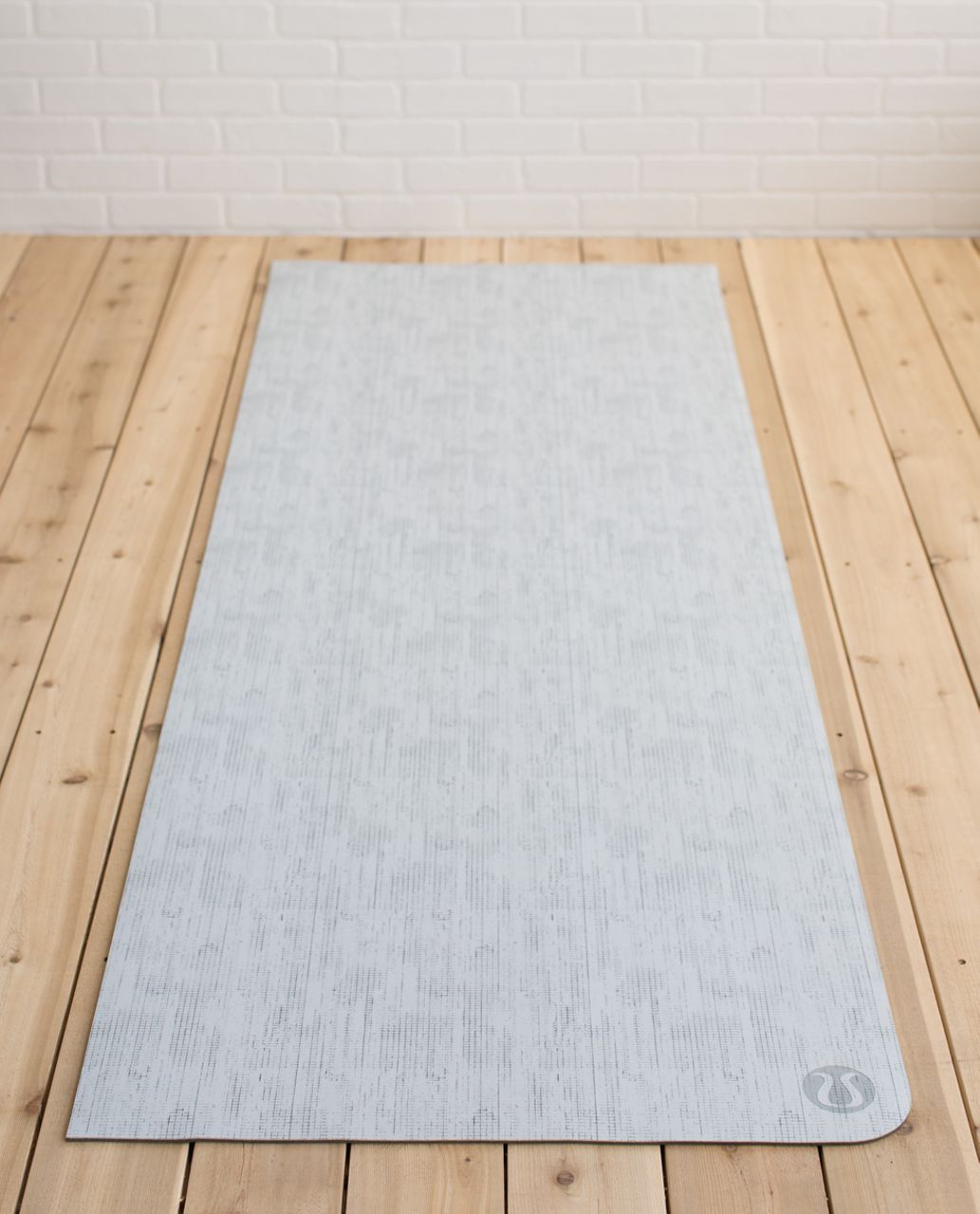 Lululemon The Reversible (Big) Mat - Quick Court Silver Spoon Slate / Slate