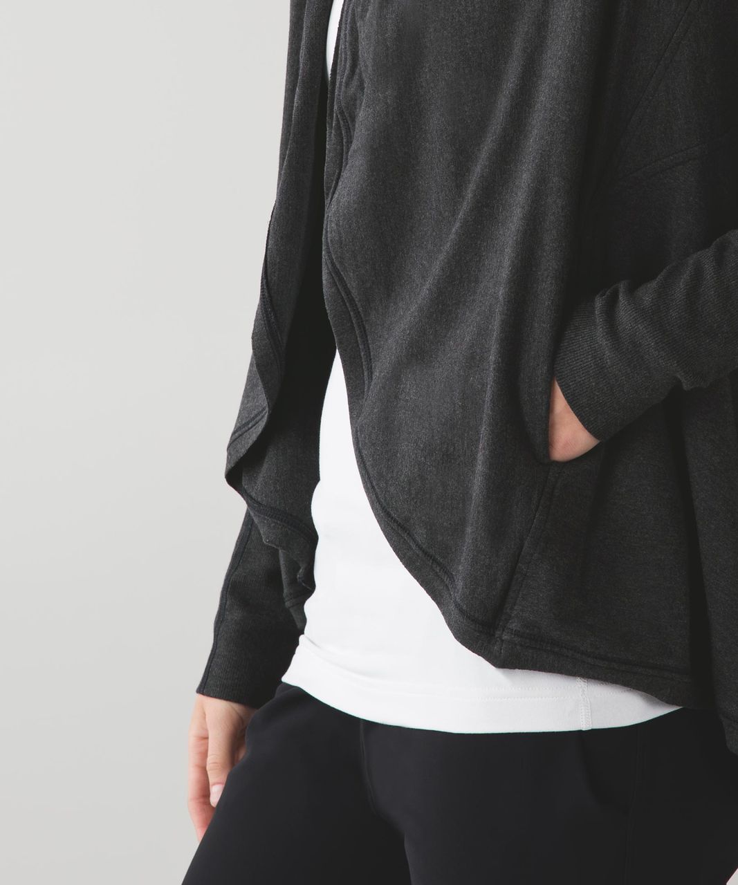 Lululemon To & Flow Wrap - Heathered Mod Black